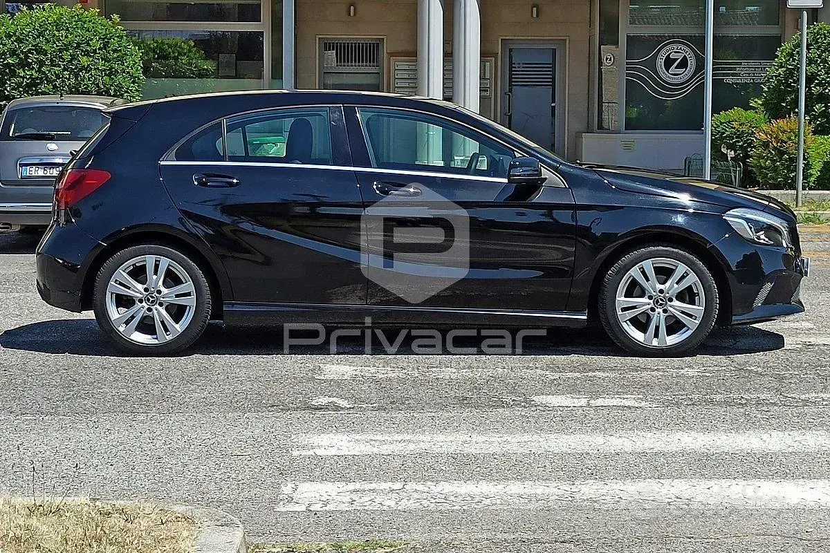Usata Mercedes A160 90 CV (66 kW) 2017 Nero Utilitaria