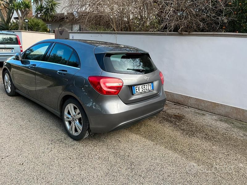 Usata Mercedes A180 2014 Grigio Berlina