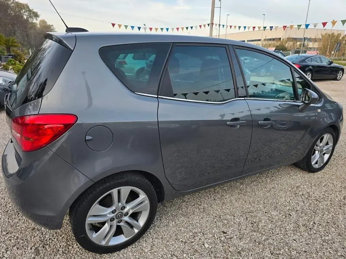 Usata Opel Meriva 95 CV (69 kW) 2016 Grigio Monovolume