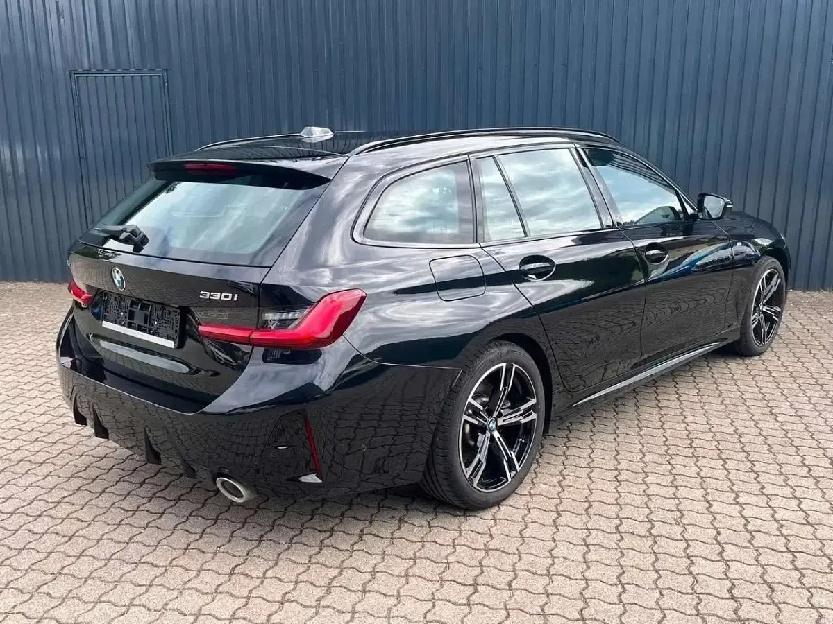 Usata BMW 330 M Sport 245 CV (180 kW) 2025 Metallic black sapphire Station wagon