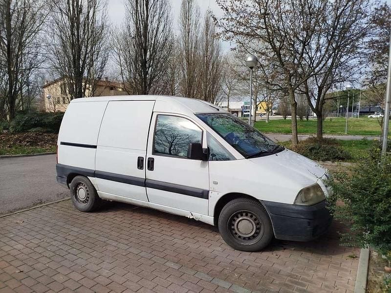 Usata Peugeot Expert 95 CV (69 kW) 2004 Bianco Furgone