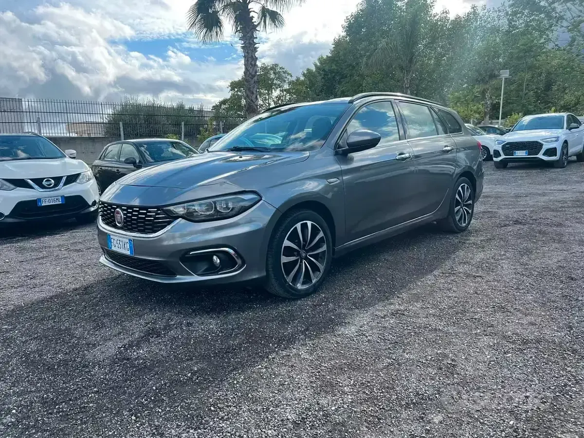 Usata Fiat Tipo Easy 120 CV (88 kW) 2016 Grigio Station wagon
