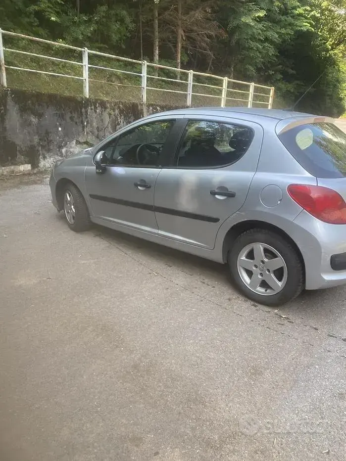 Usata Peugeot 207 73 CV (53 kW) 2009 Berlina
