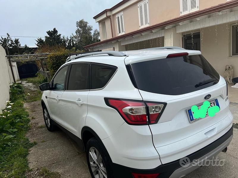 Usata Ford Kuga 150 CV (110 kW) 2017 Bianco SUV
