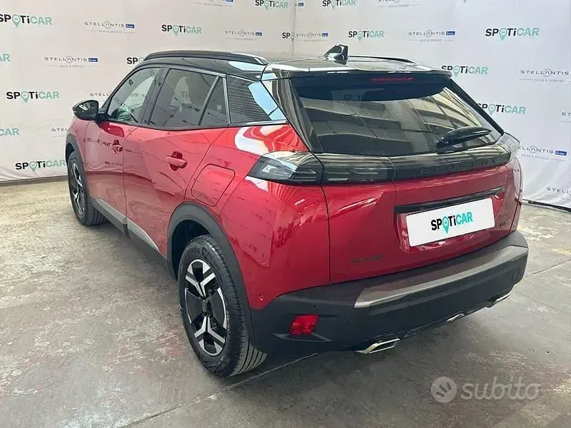 Usata Peugeot 2008 GT 131 CV (96 kW) 2023 Rosso SUV