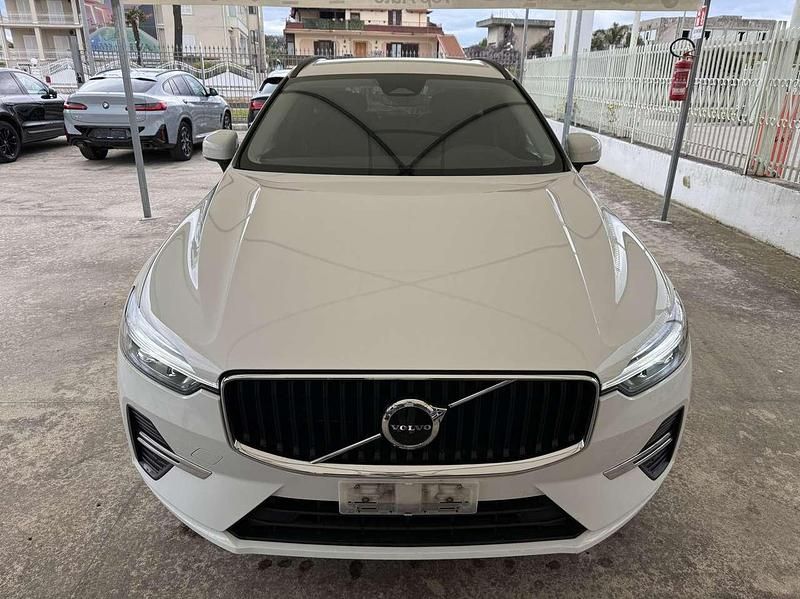 Usata Volvo XC60 Momentum 197 CV (144 kW) 2021 Bianco SUV