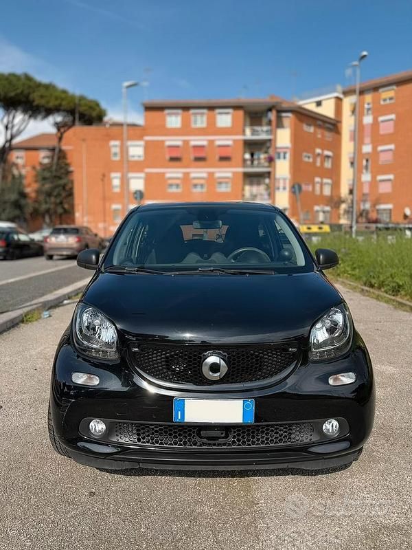 Usata Smart ForFour 71 CV (52 kW) 2019 Nero Utilitaria
