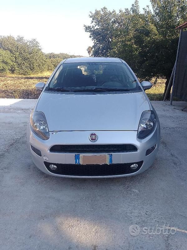 Usata Fiat Punto 95 CV (69 kW) 2016 Grigio Utilitaria