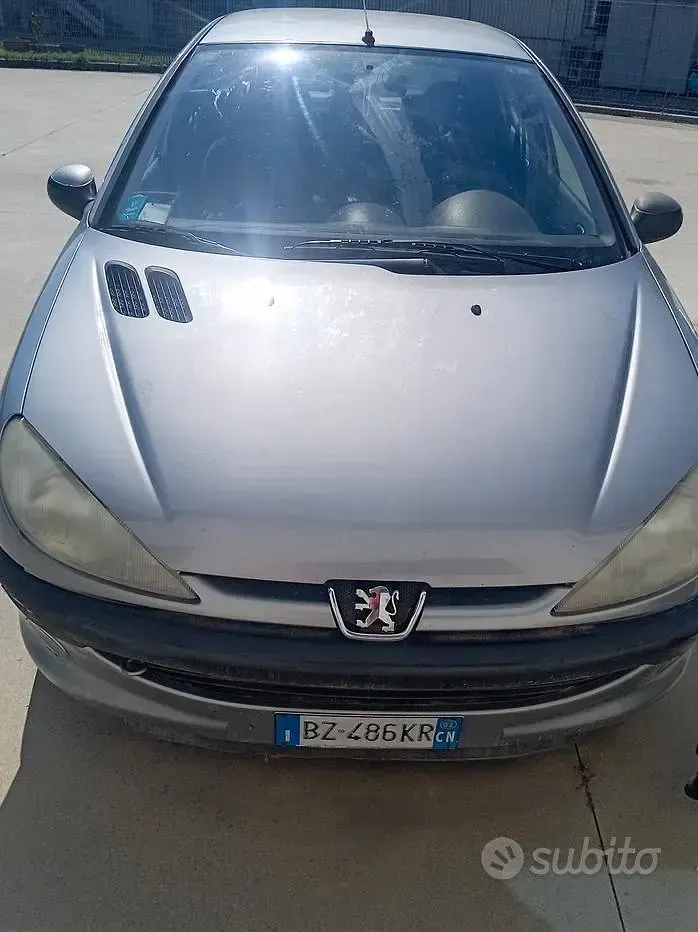 Usata Peugeot 206 75 CV (55 kW) 2002 Grigio Utilitaria