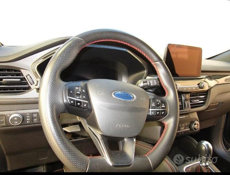 Usata Ford Kuga ST-Line 120 CV (88 kW) 2023 Blu SUV