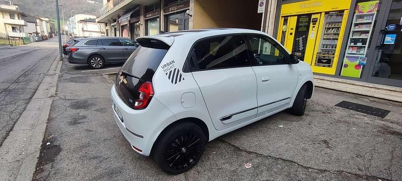 Usata Renault Twingo Urban Night 30 kW (42 CV) 2022 Utilitaria
