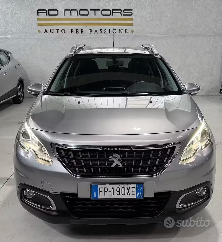 Usata Peugeot 2008 99 CV (72 kW) 2018 Grigio SUV