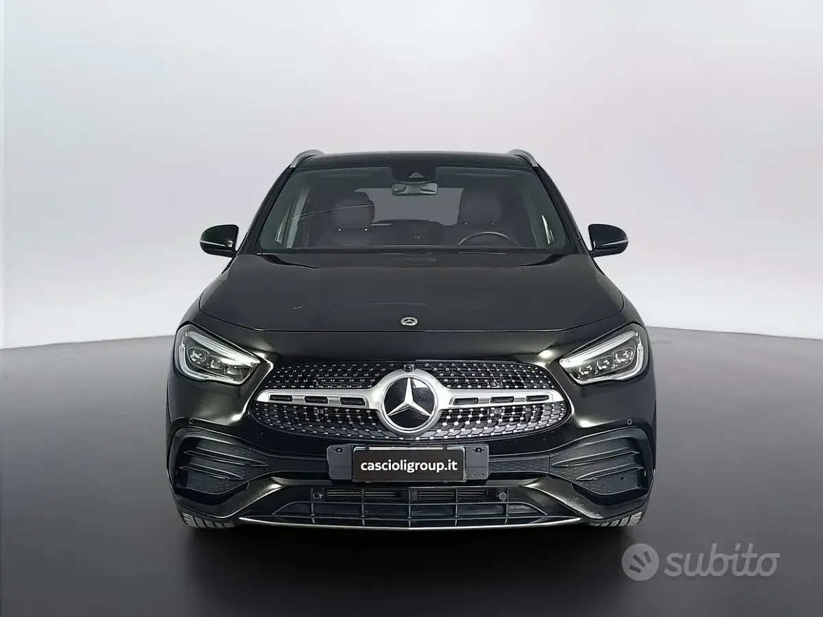 Usata Mercedes GLA180 Premium 116 CV (85 kW) 2023 Nero SUV