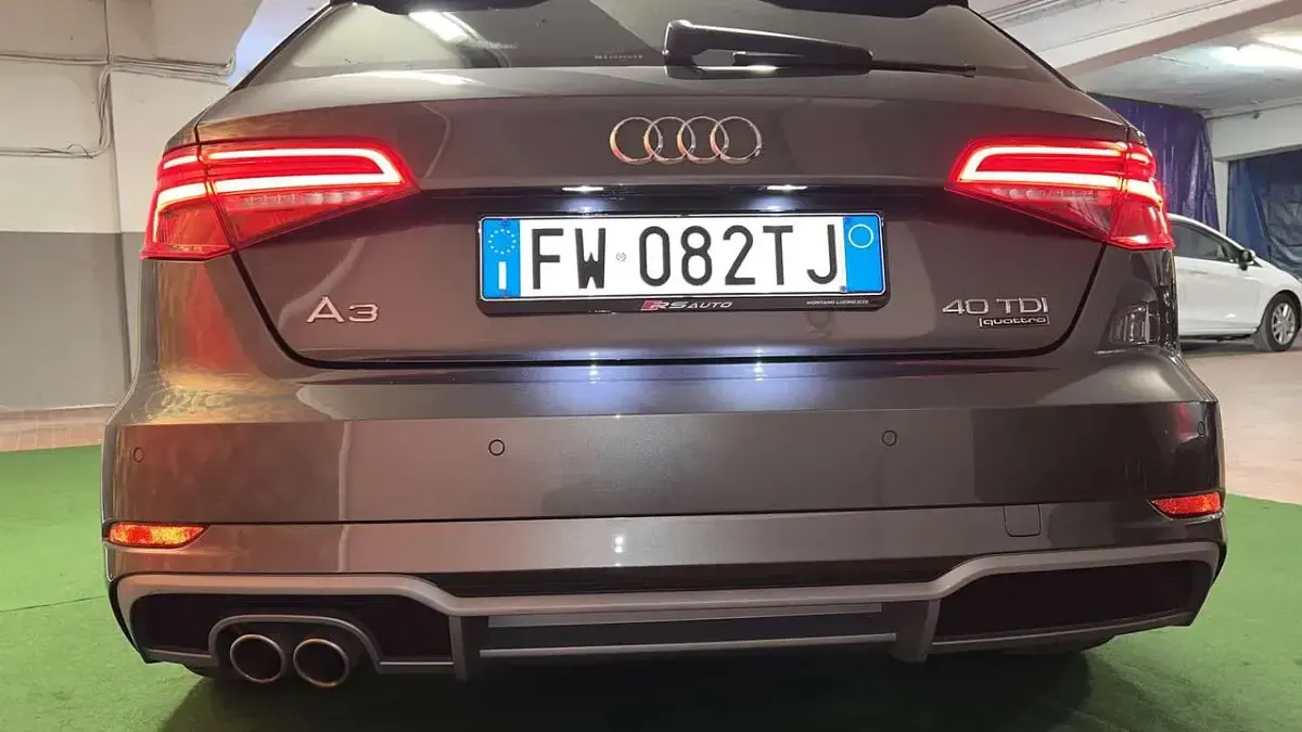 Usata Audi A3 Ambiente 184 CV (135 kW) 2019 Grigio Berlina