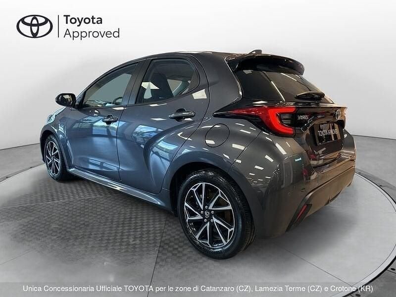 Usata Toyota Yaris Hybrid Trend 115 CV (84 kW) 2022 Grigio Utilitaria