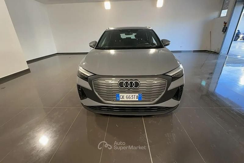 Usata Audi Q4 e-tron Comfort 69 kW (95 CV) 2023 Gray SUV