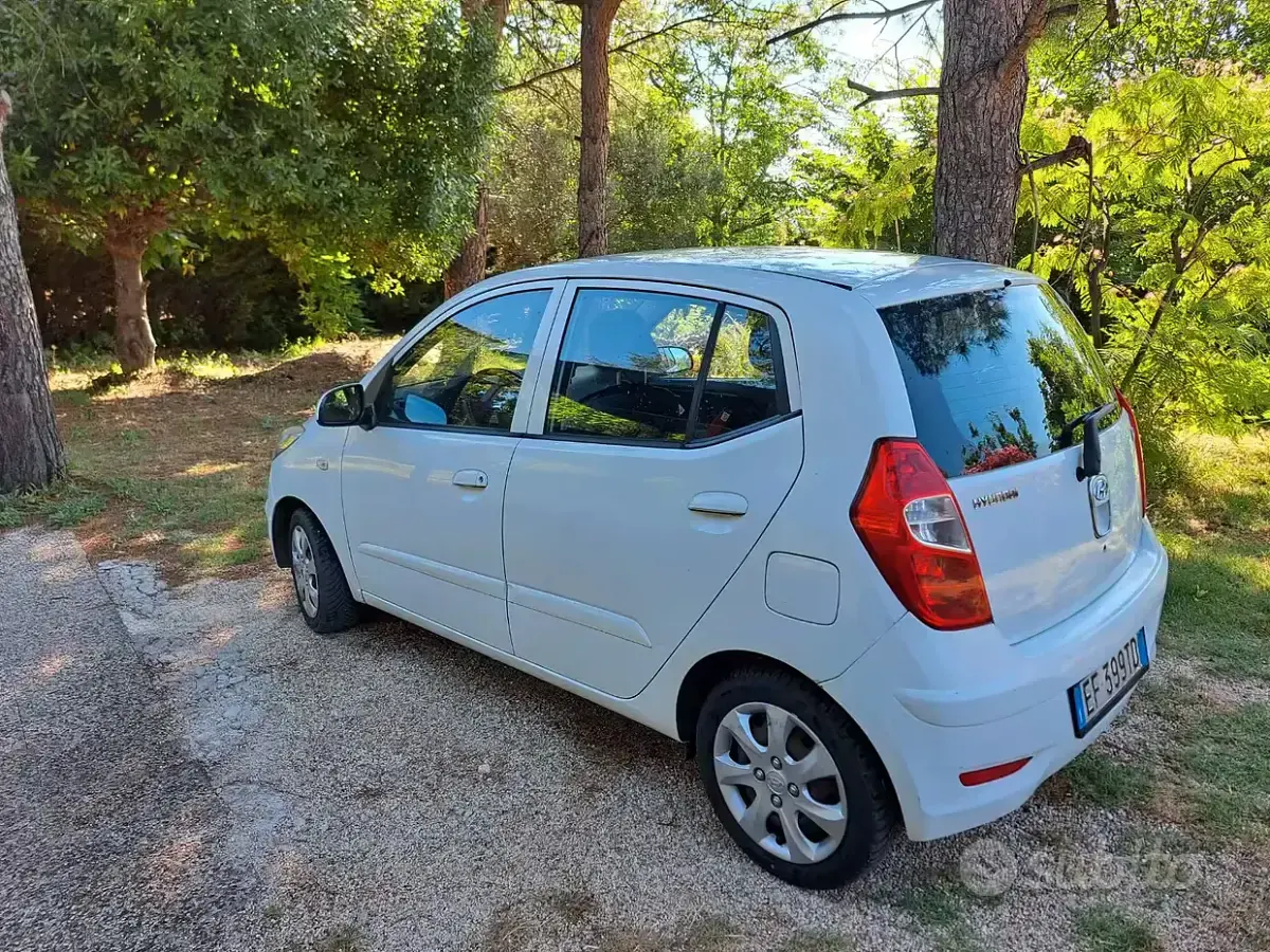 Usata Hyundai i10 69 CV (50 kW) 2012 Bianco Utilitaria