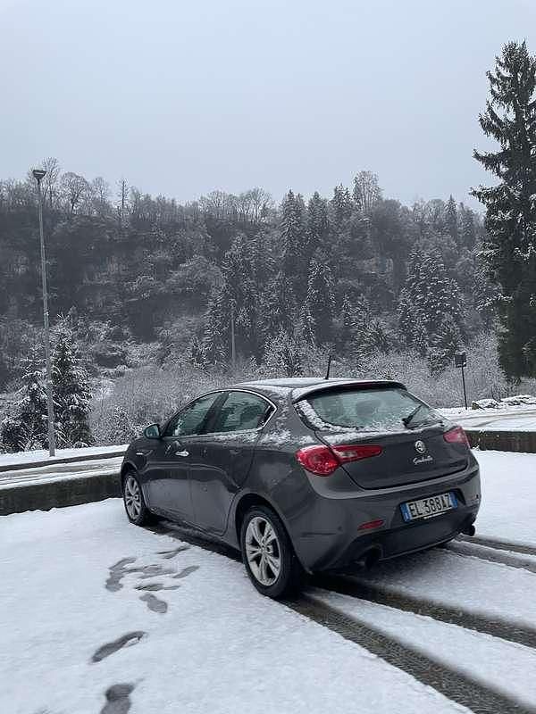 Usata Alfa Romeo Giulietta Progression 140 CV (102 kW) 2012 Utilitaria