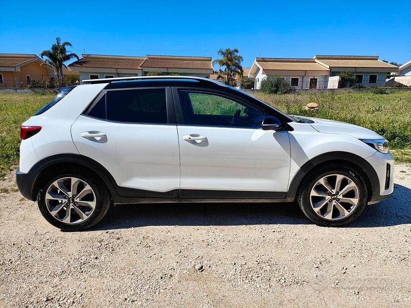 Usata Kia Stonic 120 CV (88 kW) 2020 Bianco SUV