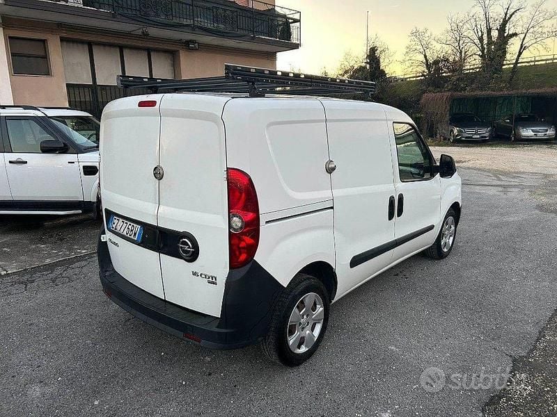 Usata Opel Combo 105 CV (77 kW) 2015 Bianco Monovolume