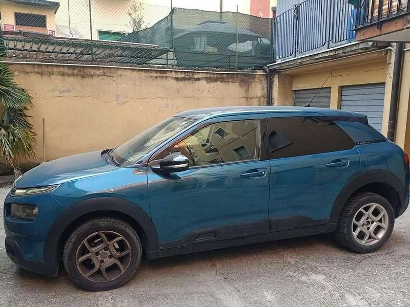 Usata Citroën C4 Feel 102 CV (75 kW) 2018 Blu/azzurro SUV