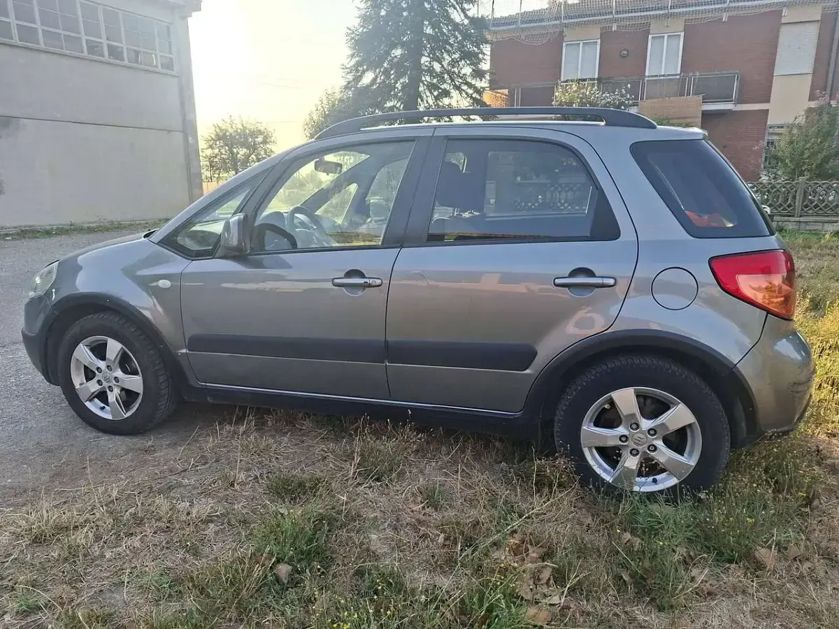 Usata Suzuki SX4 GLX 120 CV (88 kW) 2012 Grigio SUV