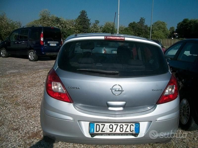 Occasion Opel Corsa 75 ch (55 kW) 2010 Argent Citadine