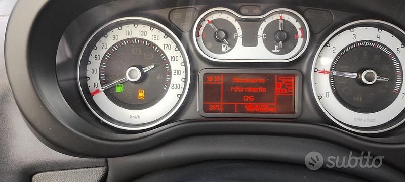 Usata Fiat 500L Lounge 85 CV (62 kW) 2014 Grigio Monovolume