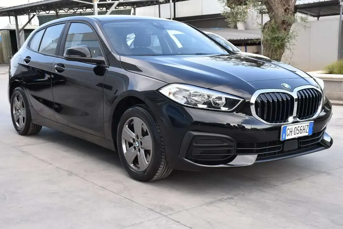 Usata BMW 118 Advantage 150 CV (110 kW) 2021 Nero Berlina