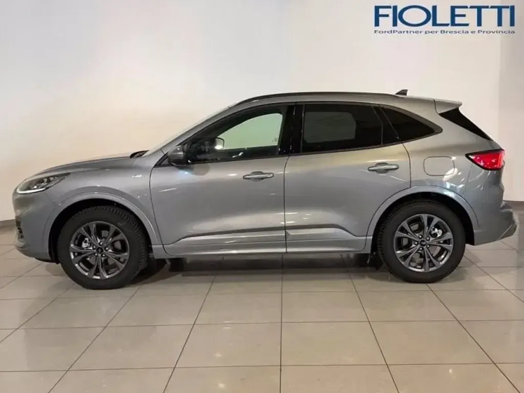 Usata Ford Kuga ST-Line 190 CV (139 kW) 2023 Argento SUV