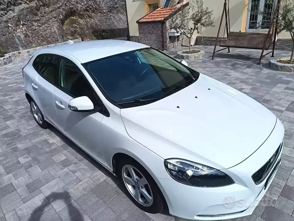 Usata Volvo V40 2014 Bianco Berlina