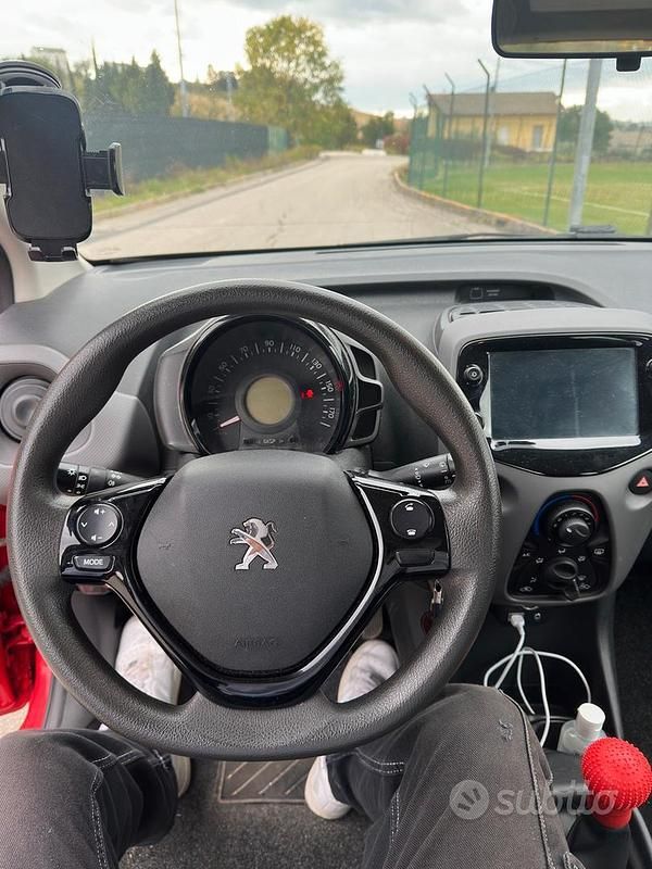 Usata Peugeot 108 Active 72 CV (52 kW) 2021 Rosso Utilitaria