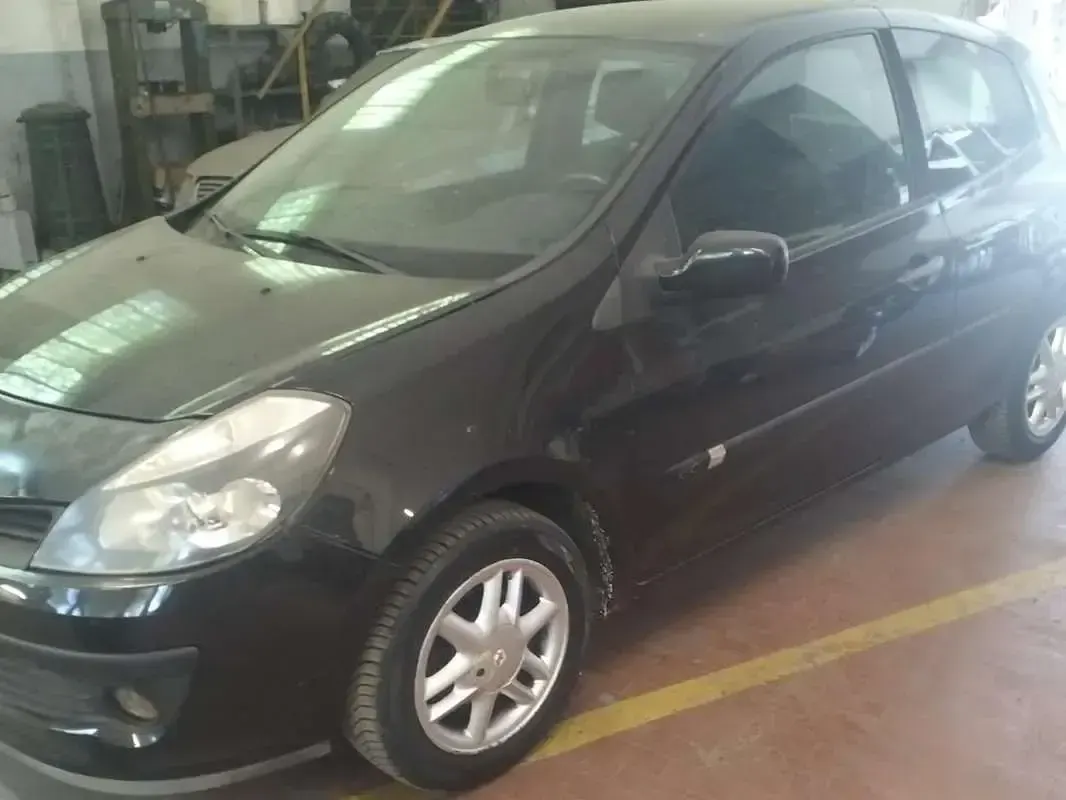 Usata Renault Clio II 86 CV (63 kW) 2006 Nero Berlina