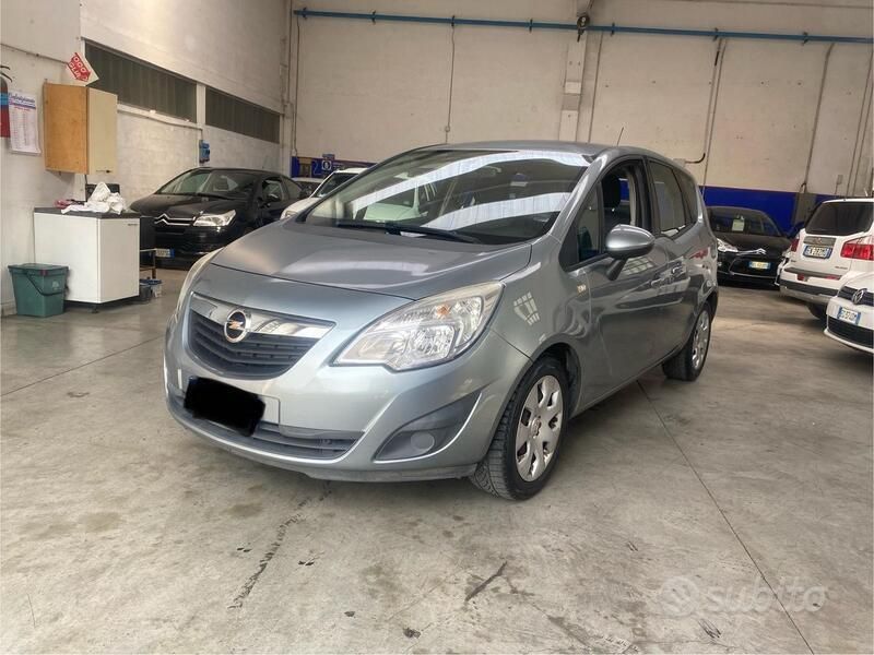 Grigio Usata 2012 Opel Meriva Cosmo Monovolume | 4700 € (Ottimo prezzo) - Immagine 1/4