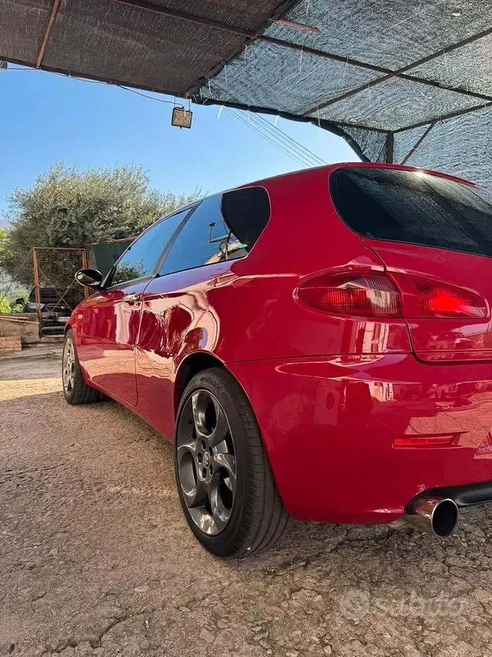 Usata Alfa Romeo 147 150 CV (110 kW) 2006 Utilitaria