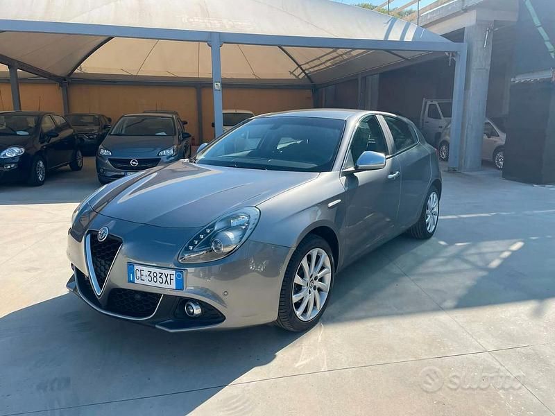 Usata Alfa Romeo Giulietta Ti 120 CV (88 kW) 2021 Grigio Berlina