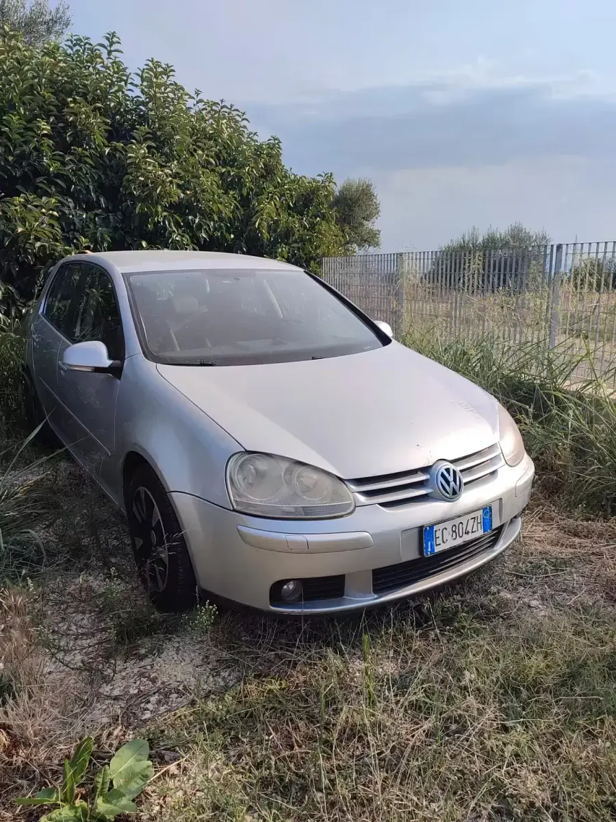 Usata VW Golf IV 105 CV (77 kW) 2006 Argento Berlina