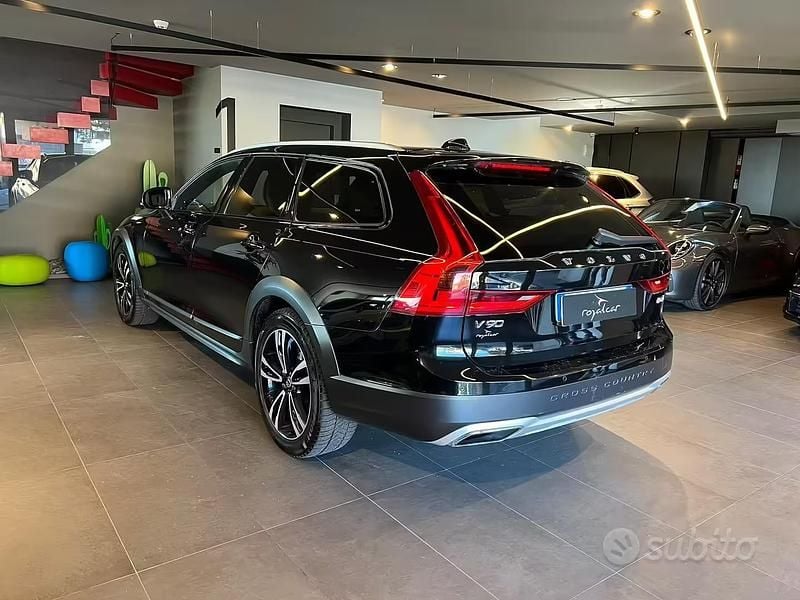 Usata Volvo V90 CC 190 CV (139 kW) 2019 Nero Station wagon