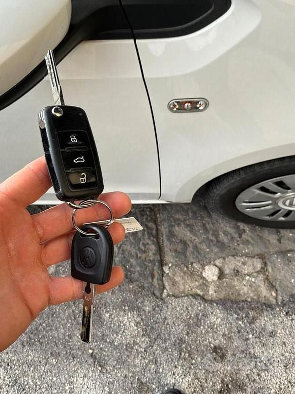 Begagnad VW up! 2012 Vit Halvkombi