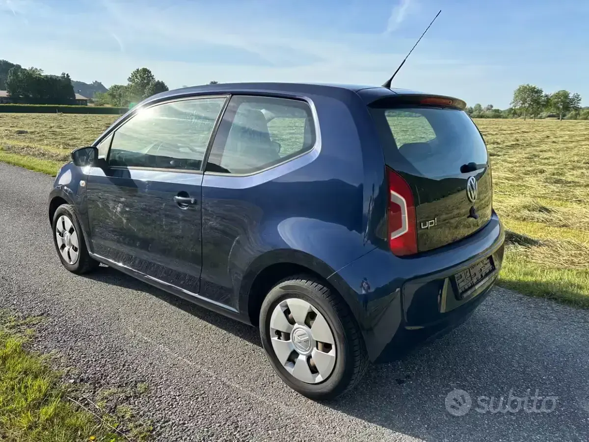 Usata VW up! 60 CV (44 kW) 2013 Blu Utilitaria
