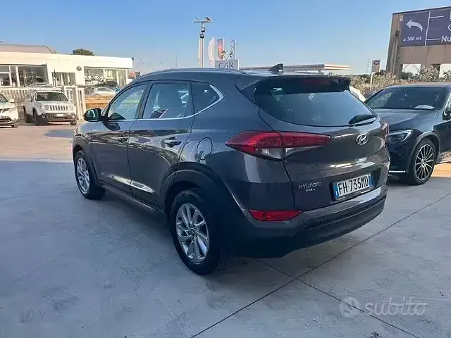 Usata Hyundai Tucson Xpossible 116 CV (85 kW) 2017 Marrone SUV