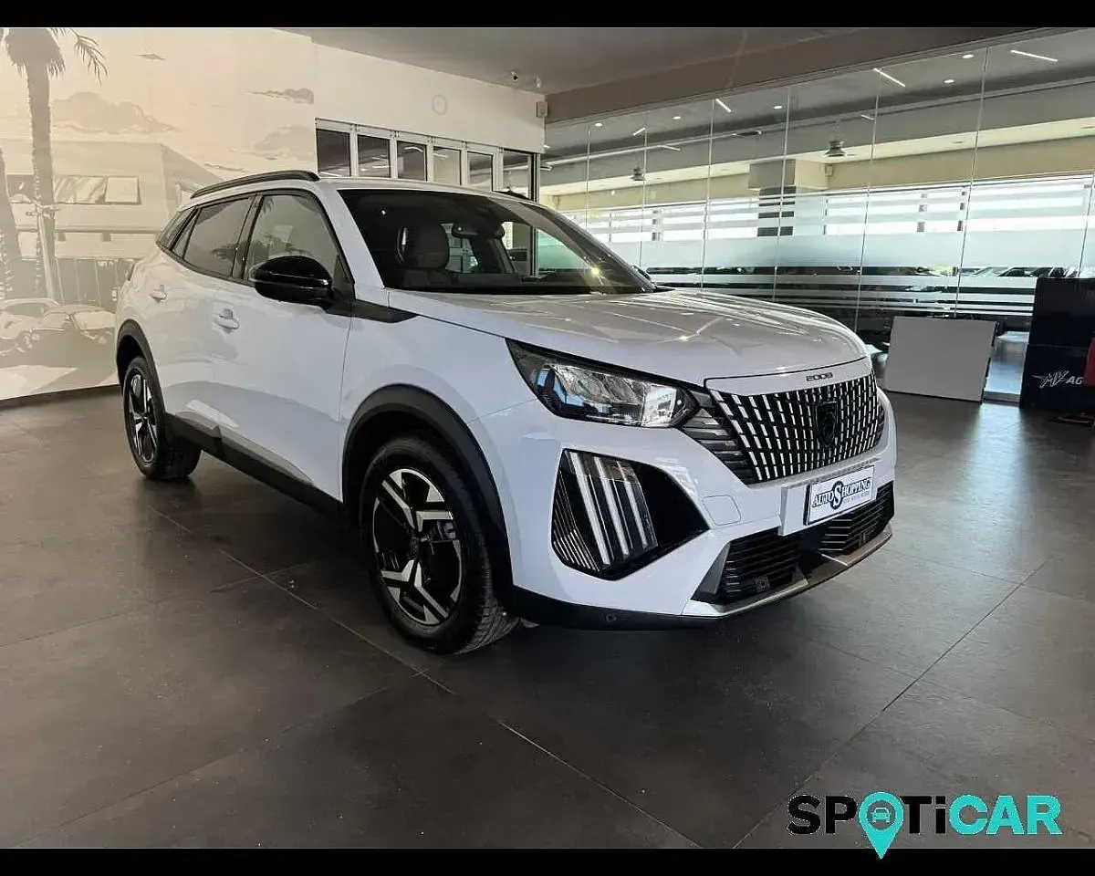 Usata Peugeot 2008 Allure 102 CV (75 kW) 2025 Bianco SUV