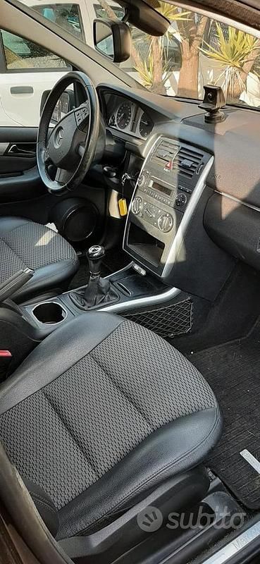 Usata Mercedes 200 Executive 140 CV (102 kW) 2009 Nero Monovolume