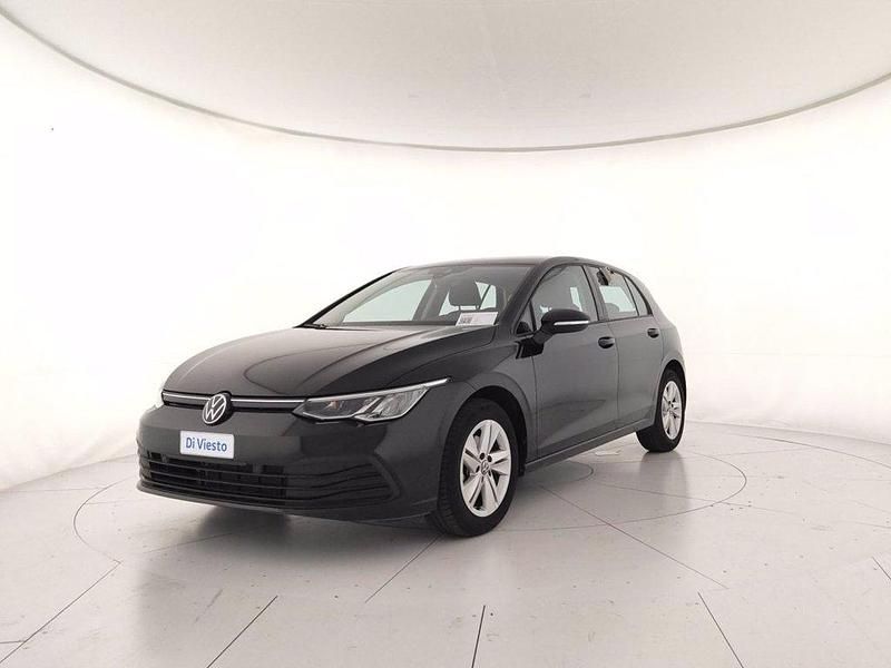 Grenadill black metallizzato Usata 2024 VW Golf VIII Life Tre volumi | 25.690 € (Buon prezzo) - Immagine 1/4