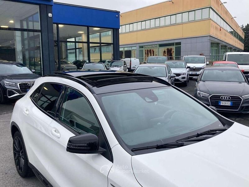 Begagnad Mercedes GLA45 AMG Premium 136 HK (100 kW) 2019 Vit SUV