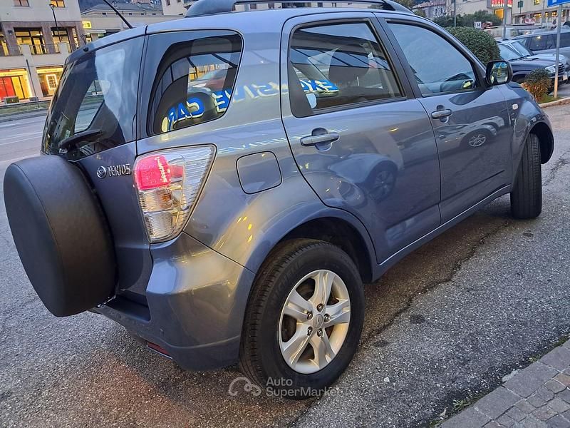 Usata Daihatsu Terios 105 CV (77 kW) 2010 Gray SUV