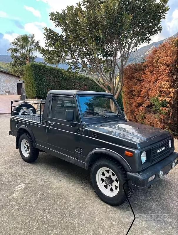 Usata Suzuki Samurai 64 CV (47 kW) 1991 Grigio SUV