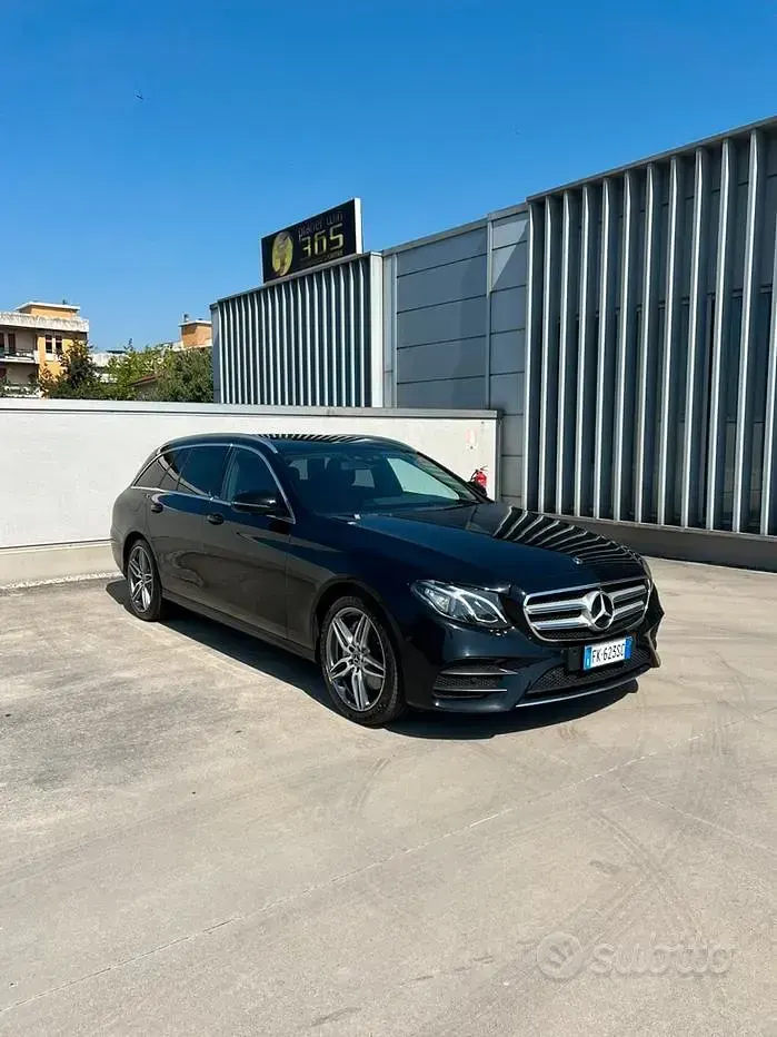 Usata Mercedes E220 AMG 194 CV (142 kW) 2017 Nero Station wagon