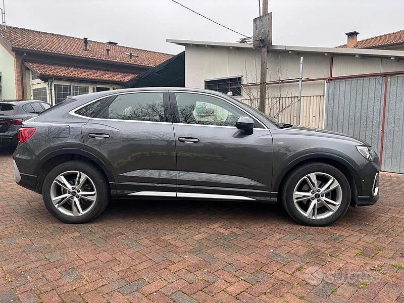 Usata Audi Q3 Sportback S-Line 150 CV (110 kW) 2023 Grigio SUV