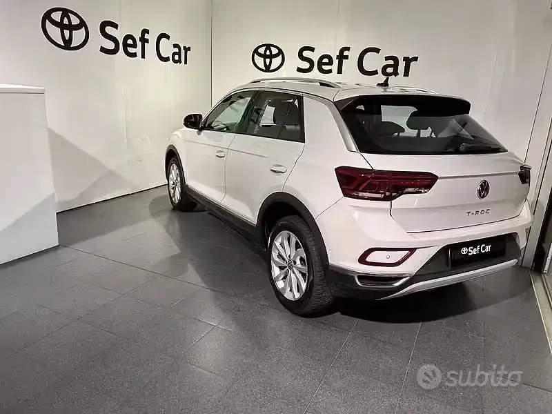 Usata VW T-Roc Style 110 CV (80 kW) 2023 Beige SUV